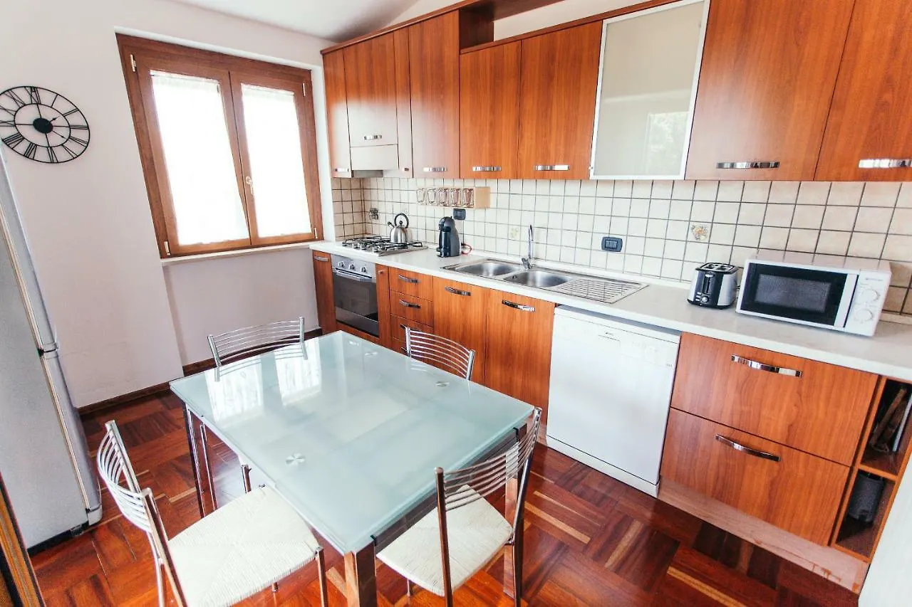 Appartamento Domus Leonardo-Private Free Parking Fiumicino