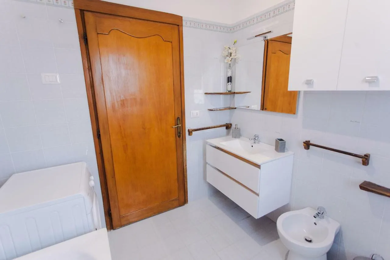 Appartamento Domus Leonardo-Private Free Parking Fiumicino