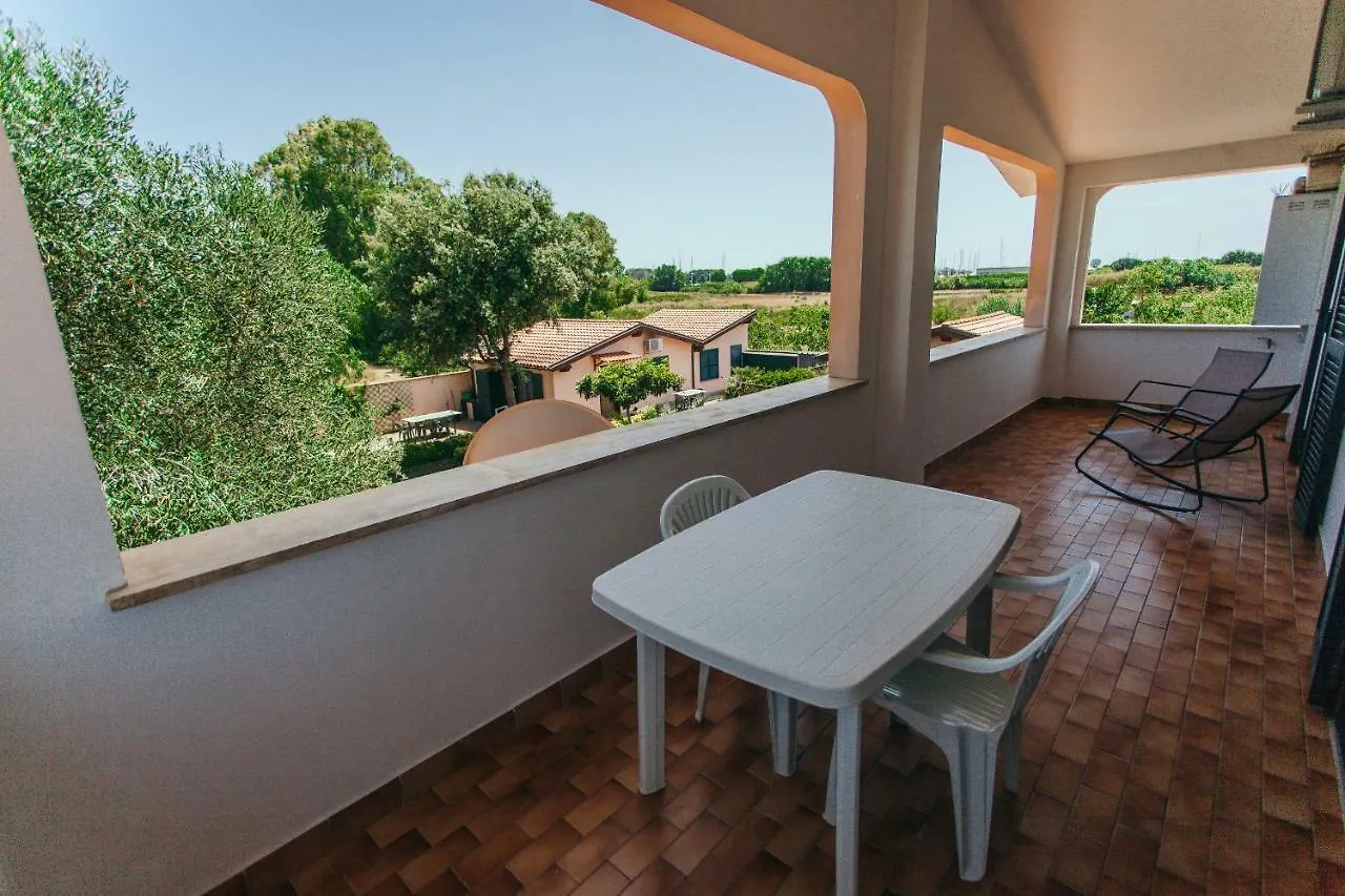 Appartamento Domus Leonardo-Private Free Parking Fiumicino