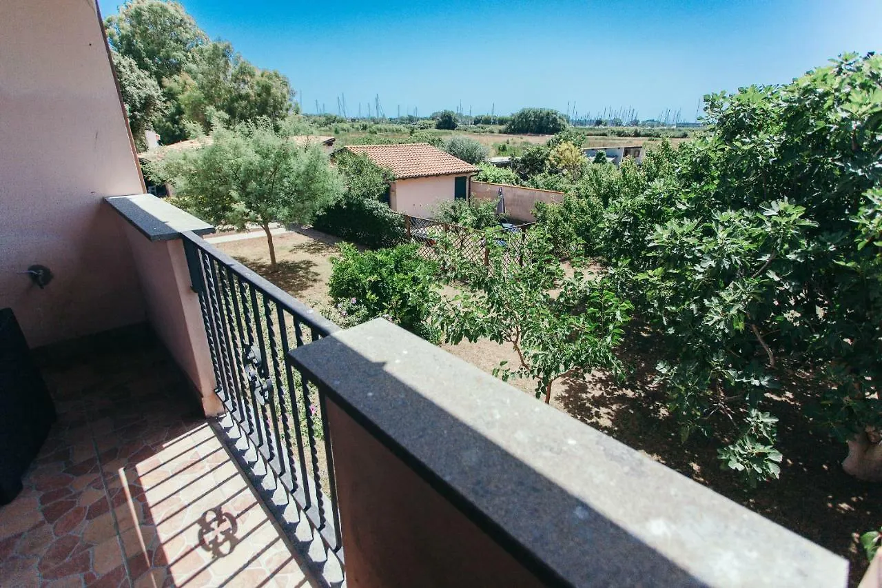 Domus Leonardo-Private Free Parking Apartment Fiumicino 0*,